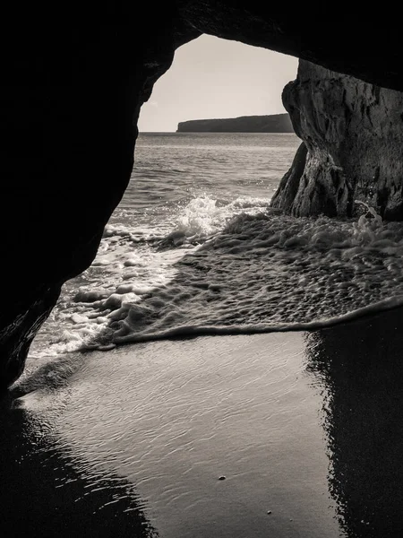 View Out Cave Ocean — Stock Photo, Image