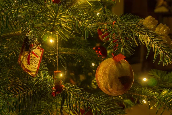 Detail Christmas Ball Decoration Green Christmas Tree — Stock Photo, Image