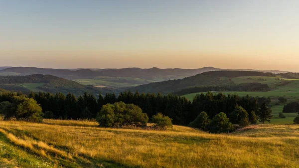 Goldene Stunde Höchsten Punkt Der Rhön Wasserkuppe Mit Hügeliger Landschaft — Stockfoto