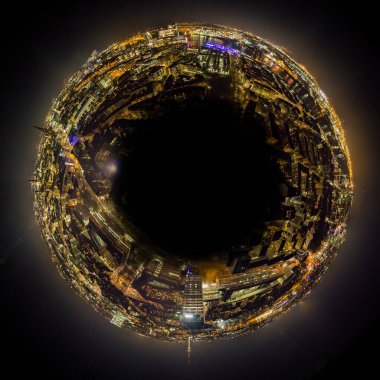 Geceleri küçük gezegen 360 derece Hamburg manzarası