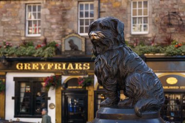 Edinburgh 'daki ünlü Greyfriars köpek metal heykeli