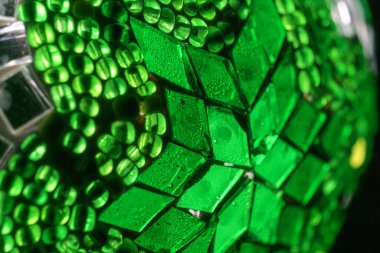 Yıldızlı yeşil mozaik lambaya yakın çekim