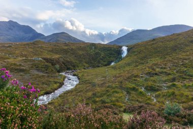 Blackhill ya da Eas 'Bhradain şelalesi İskoçya' nın Skye Adası 'ndaki Allt Coire nam Bruadaram nehrinde