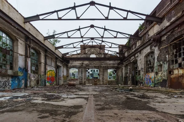 Abandoned Empty Machine Hall Steel Factory Roof Luxembourg — Stock Photo, Image