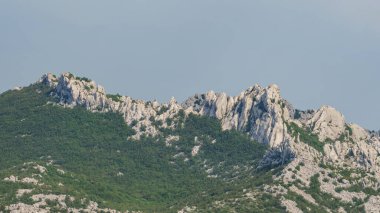Ulusal Park Paklenica, Velebit, Hırvatistan ve Avrupa 'da yaz aylarında dağ manzarası