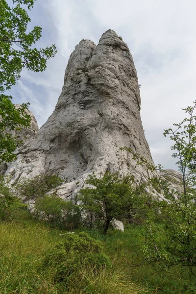 Yazın Pakistan Ulusal Parkı, Velebit, Hırvatistan ve Avrupa 'da tuhaf kaya oluşumları
