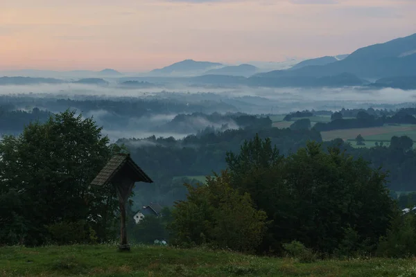 Morgendämmerung Vor Sonnenaufgang Über Der Berglandschaft Bei Bled Slowenien — Stockfoto