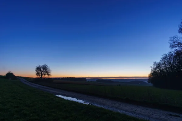 Crepúsculo Puesta Sol Sobre Paisaje Rural Alemán — Foto de Stock