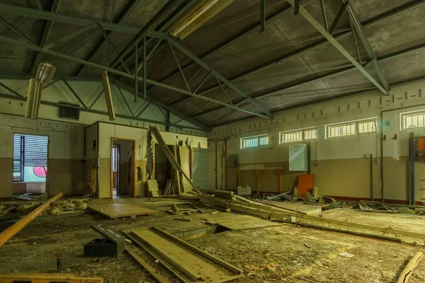Dentro Abandonones Velho Salão Base Militar Industrial — Fotografia de Stock
