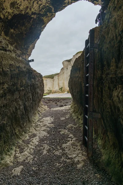 Túnel Como Conexão Com Praia Plage Antifer Com Uma Escada — Fotografia de Stock