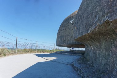 Alman 2. Dünya Savaşı 'nın ayrıntıları Pointe du Hoc, Cricqueville-en-Bessin, Normandiya, Fransa' daki beton sığınak