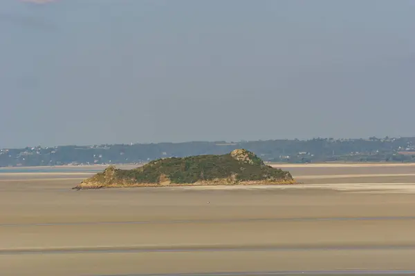 Eiland Omgeven Door Zand Bij Nabij Mont Saint Michel Normandië — Stockfoto