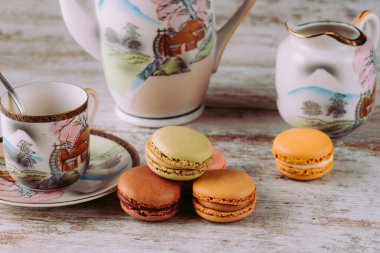 Pastaneden taze makarna getirdim.