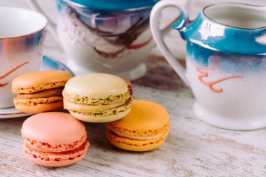 Pastaneden taze makarna getirdim.