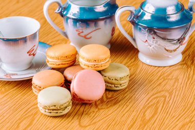 Pastaneden taze makarna getirdim.