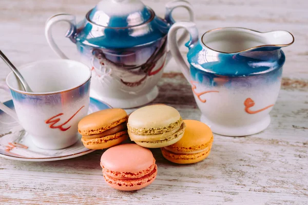 Pastaneden taze makarna getirdim.