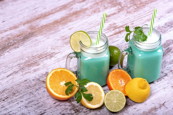 Smoothies made with refreshing citrus