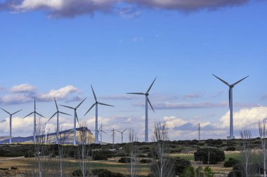 Rüzgar tarlası Bulutlu bir günde