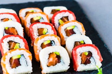 Sushi yemek için hazır.