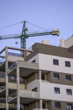 Tower cranes placed in the constructions