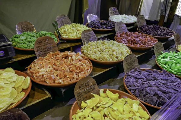 Colocado Mercado Com Frutas Desidratadas — Fotografia de Stock
