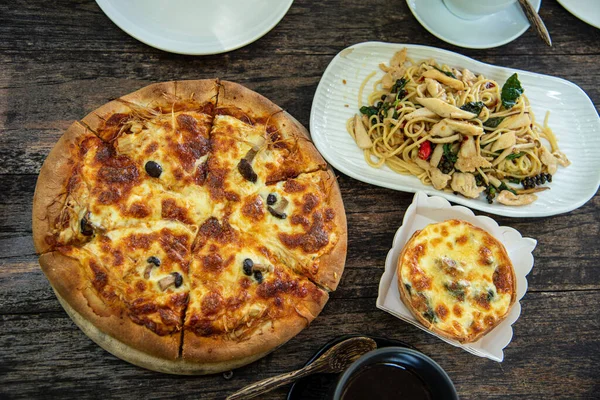 Lezzetli sebzeli pizza Stock Picture 