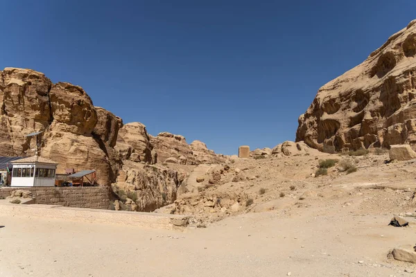 Voyager Entre Les Roches Couleur Rouge Jordanie Petra — Photo