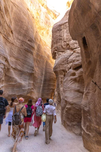 Viajar Entre Rocas Rojas Jordania Petra — Foto de Stock