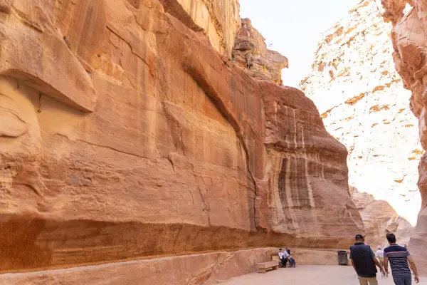 Viajando Entre Rochas Vermelhas Jordânia Petra — Fotografia de Stock