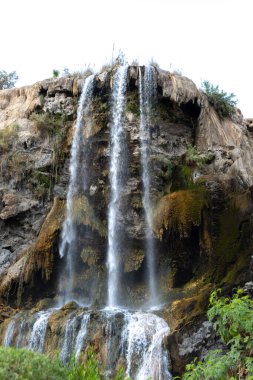 Ürdün kaplıcasında şelale 