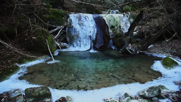 Little Frozen Waterfall Stream Water — Vídeos de Stock