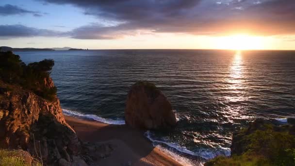 Picturesque Sunrise Mediterranean Sea Illa Roja Catalonia Spain — ストック動画