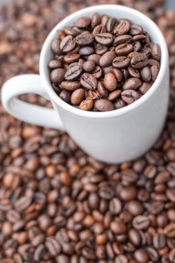 Yakın plan aromatik Arabika kahve çekirdekleri.