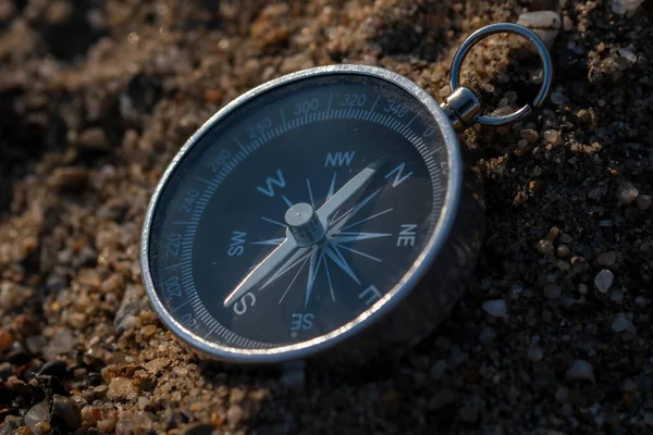 Close Shot Silver Metal Compass Always Pointing Needle North — Stock Photo, Image