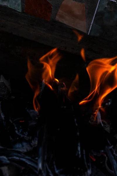 Gros Plan Sur Bois Brûlé Charbon Bois Utilisés Pour Barbecue — Photo