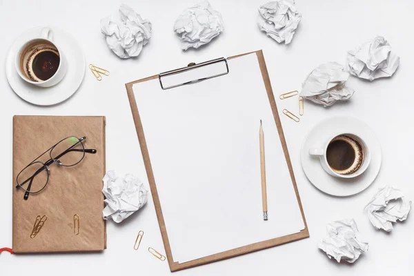 Creatieve crisis. Concept van stress, psychische problemen en gebrek aan ideeën. Vlakke lay, bovenaanzicht — Stockfoto