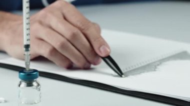 Doktor covid ile ilgili verilerin eğilimini analiz eder