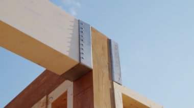 Özellikle ahşap kiriş bağlantı noktası.