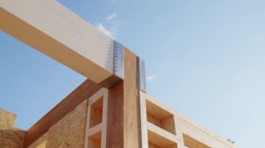 Özellikle ahşap kiriş bağlantı noktası.