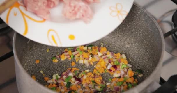 Bolonez sosunun ev yapımı hazırlıklarını kapat. — Stok video