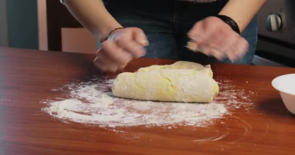 Ev yapımı patates gnocchi yemeği. — Stok video