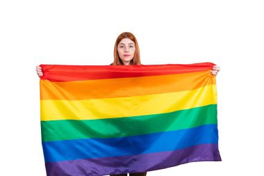 Beyaz arka planda barış bayrağı taşıyan Ukraynalı kız. Ukrayna 'ya barış 