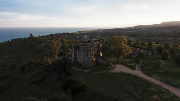 Antico Castello in Calabria Italia. Veduta ariale del Castello di San Fili. — Video Stock