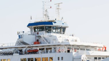 Limandaki gemi kontrol kabini