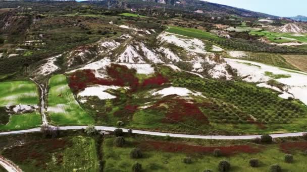 Zelené obdělávané kopce Itálie. Letecký pohled — Stock video