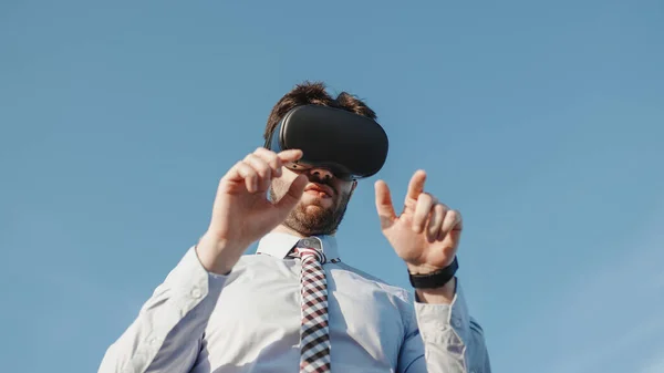 Digitação em realidade virtual de perto — Fotografia de Stock