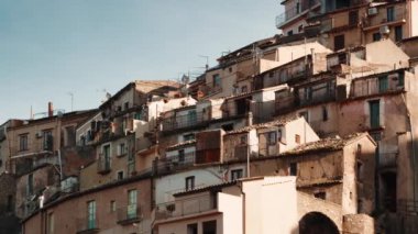 İtalya 'nın Calabria antik köyünün havadan görünüşü. 