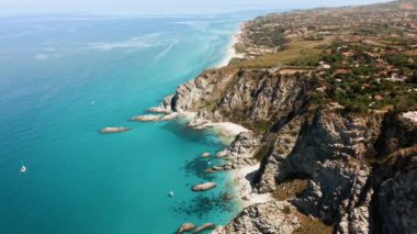 Capo Vaticano 'nun hava manzarası. Calabria İtalya