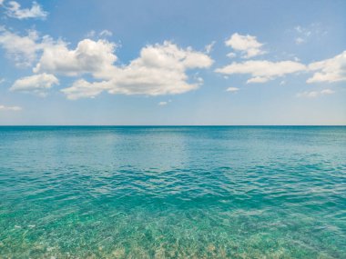 Bulutlu Sakin Okyanus Ufku.