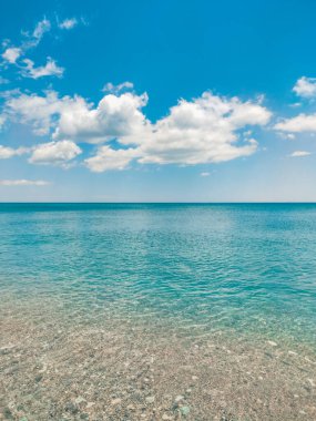 Bulutlu Sakin Okyanus Ufku.